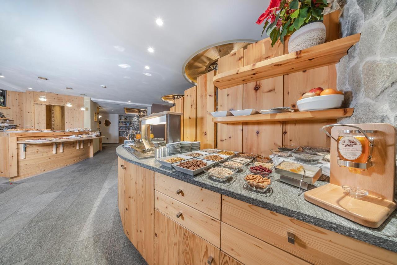 Hotel Chalet Dlaces Σέλβα ντι Βαλ Γκαρντένα Εξωτερικό φωτογραφία